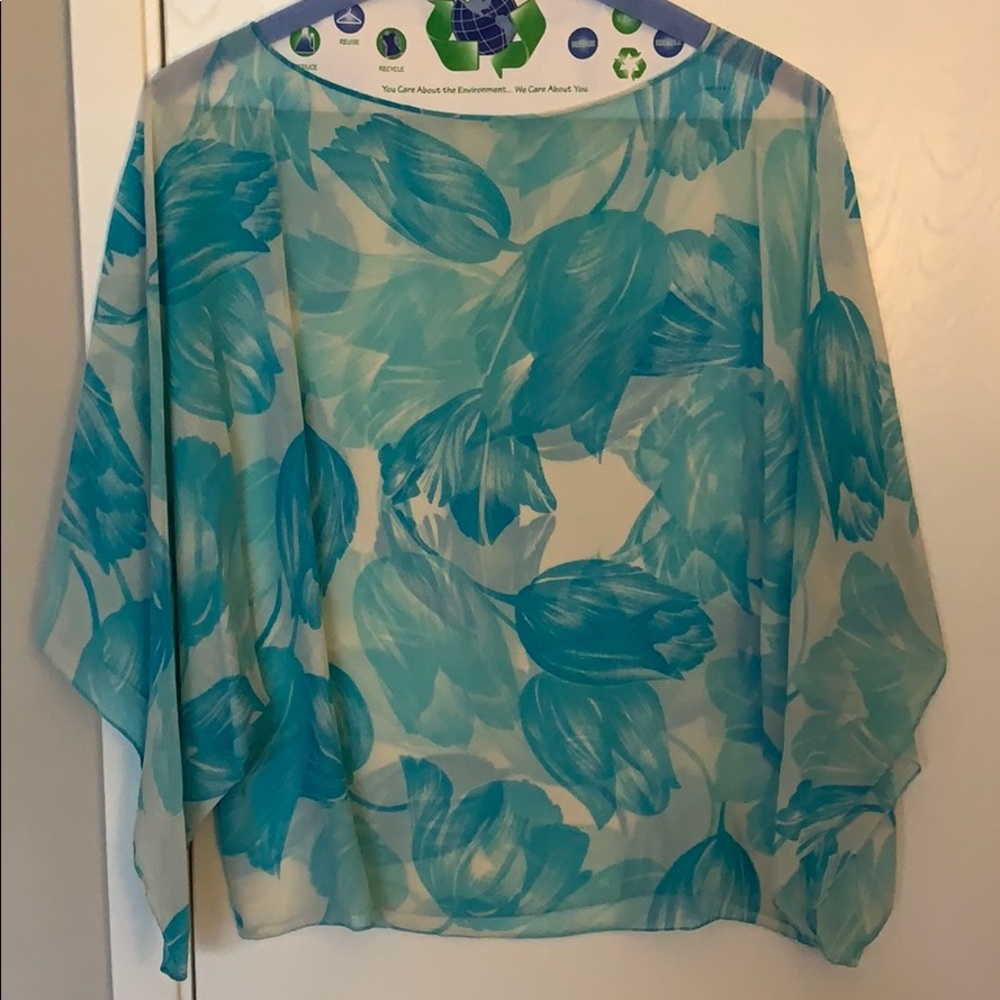 Flow blouse great for summer